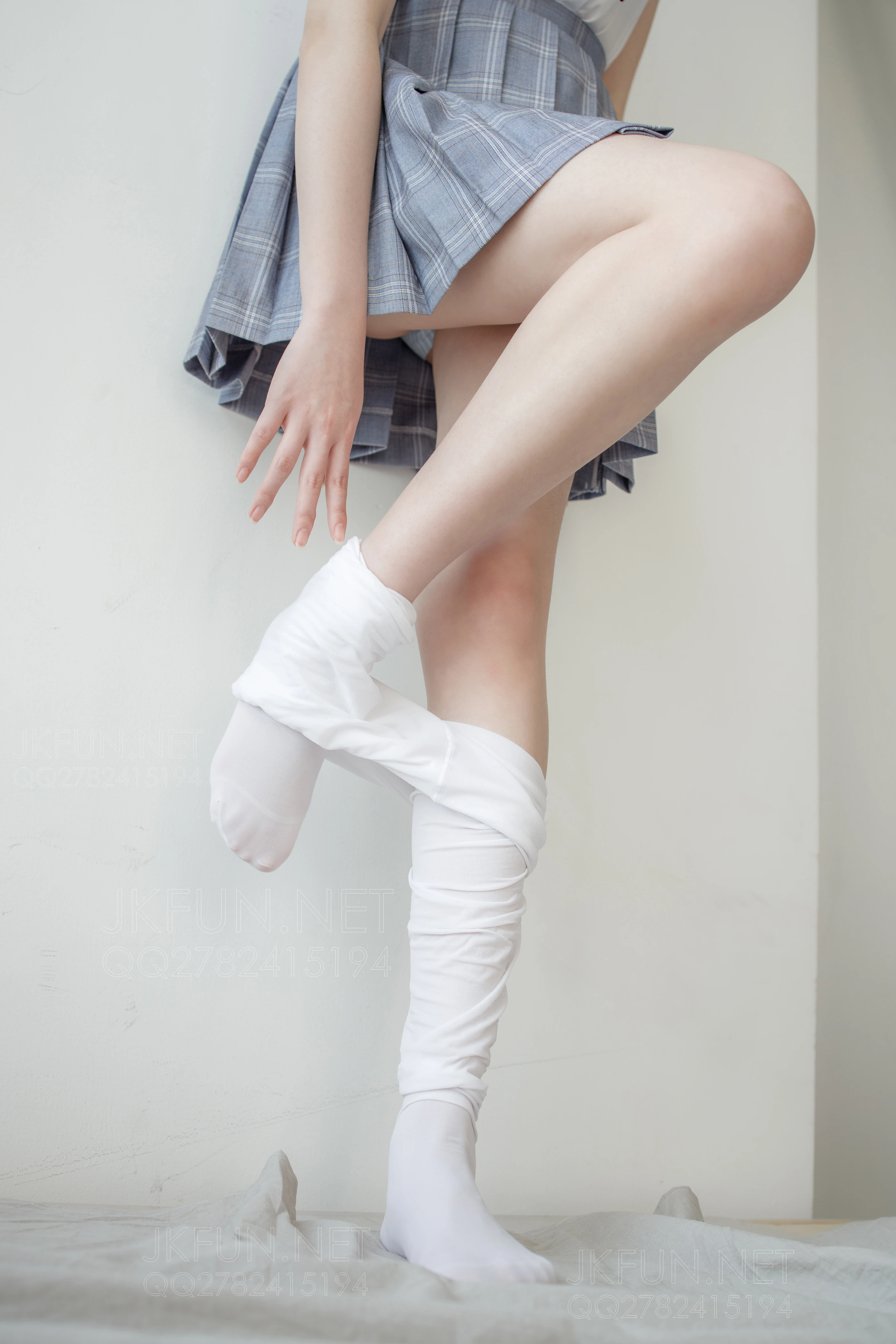 森萝财团 [JKFUN-002] Aika 可爱学妹丝足 [230P 1V]插图5